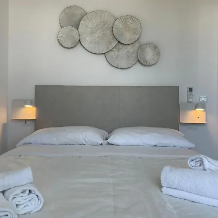 Shiara Apartment