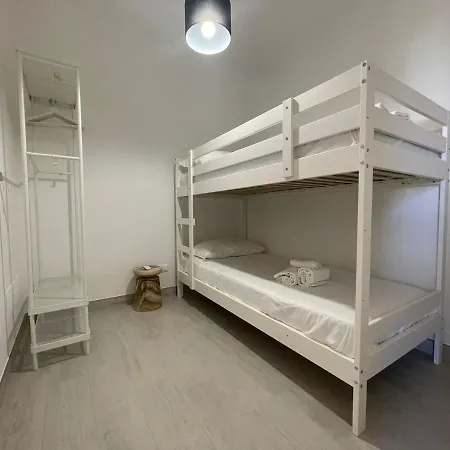 Shiara Apartment *